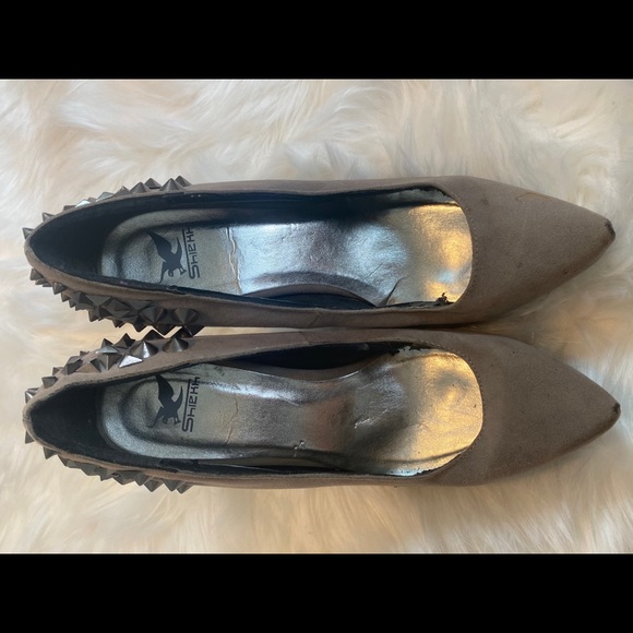 Gray heels - Picture 4 of 4